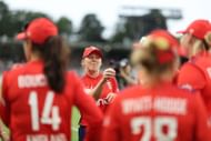 Heather Knight with the England team. (Credits: Getty)